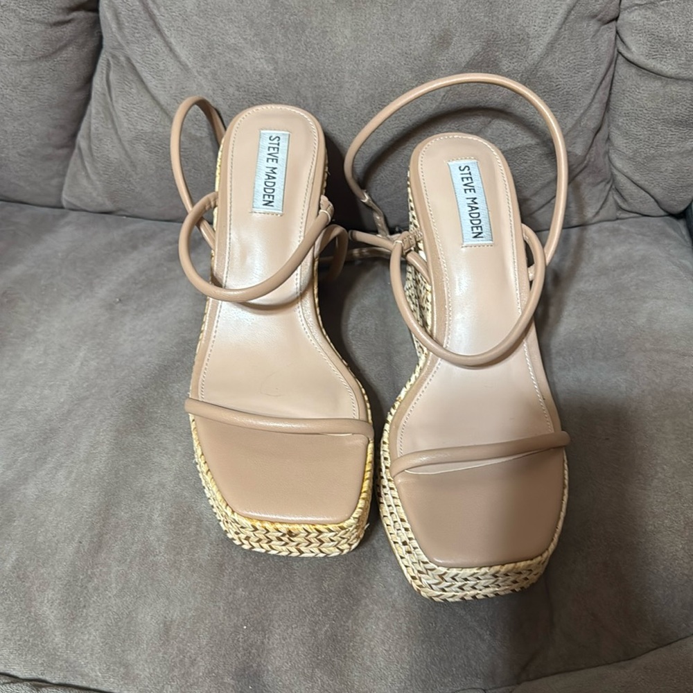 Cute tan Steve Madden sandals